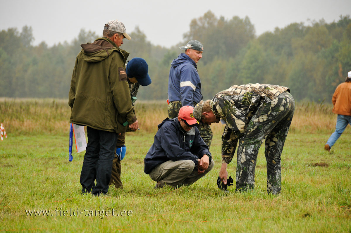 Vaata. Märgi kukutamiseks, tuleb sellest august läbi lasta